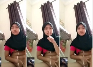 Gadis Hijab VCS Suruh Temenin Cowoknya Ngocok