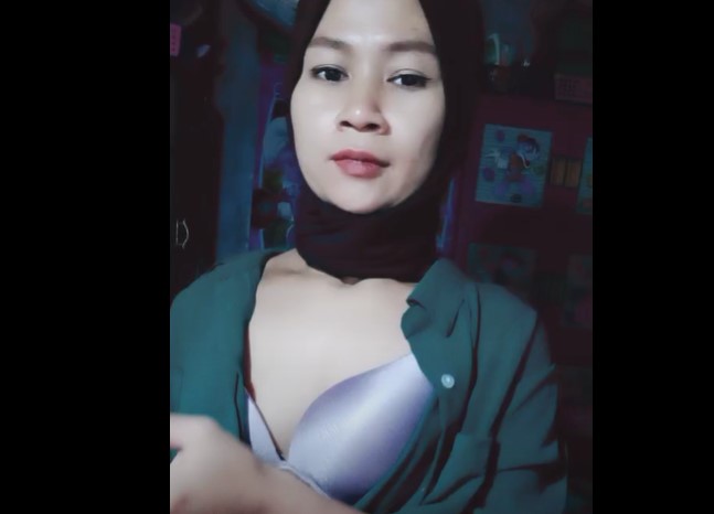 Hijab Tocil Tapi Tetep Pamer